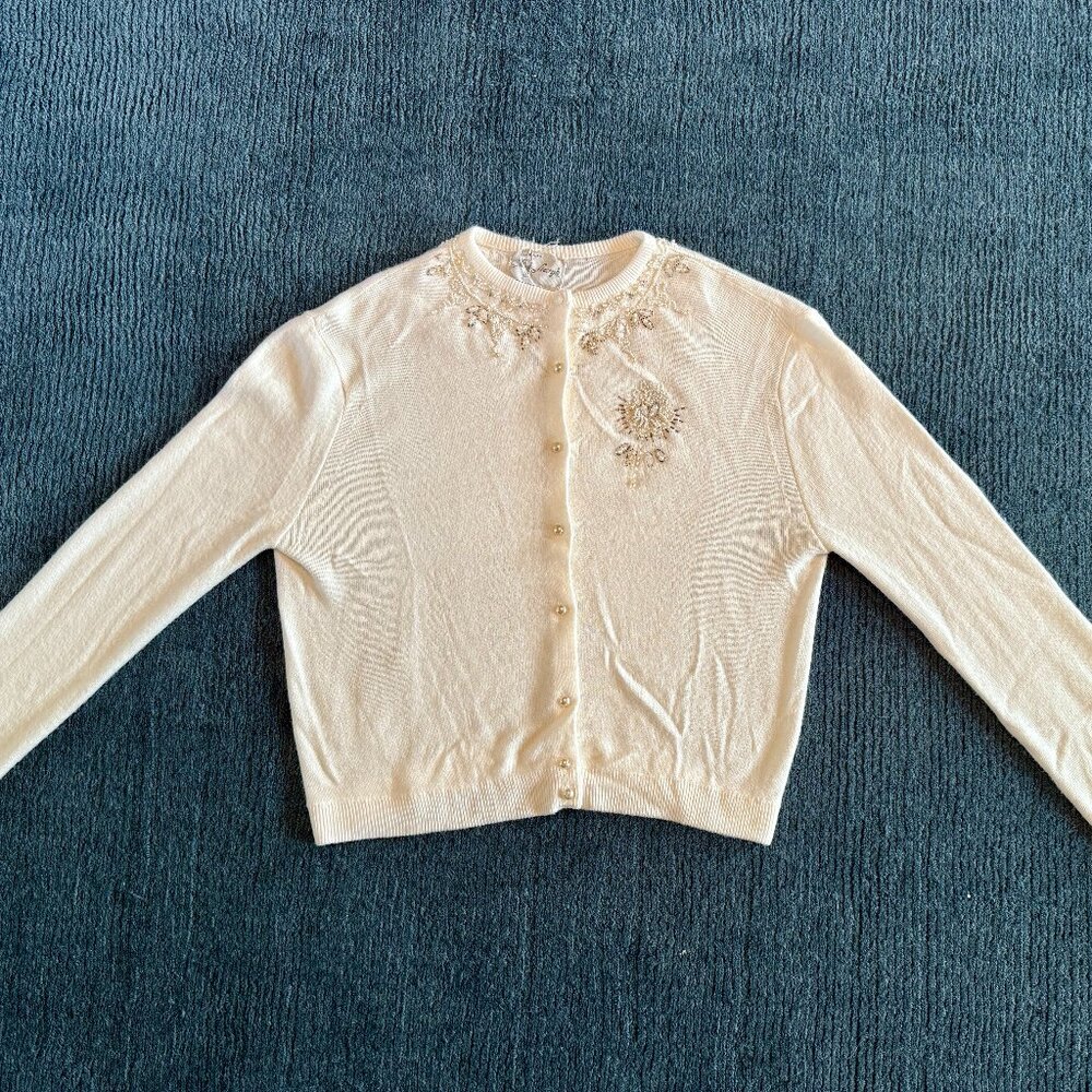 Pretty vintage cream sweater with gorgeous beading - modern size 8-10
